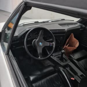 BMW 325i E30 Cabriolet intérieur