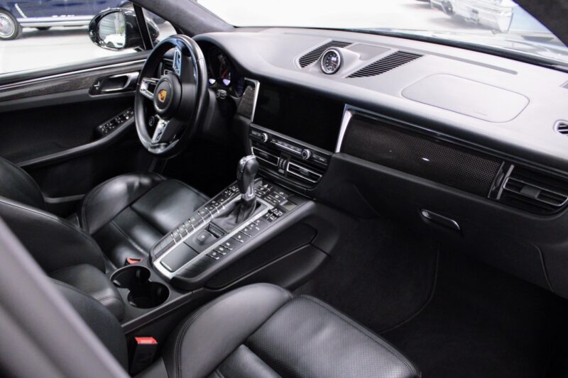 PORSCHE MACAN TURBO 2020