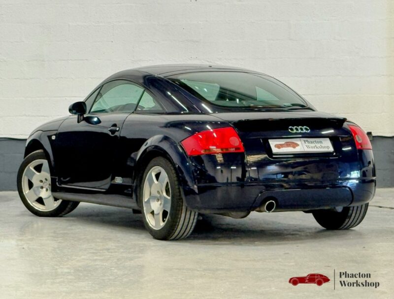 AUDI TT 8N 180ch Interieur Cuir Alcantara Gris de 2002