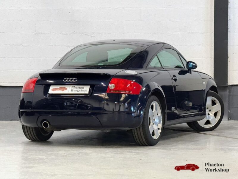 AUDI TT 8N 180ch Interieur Cuir Alcantara Gris de 2002