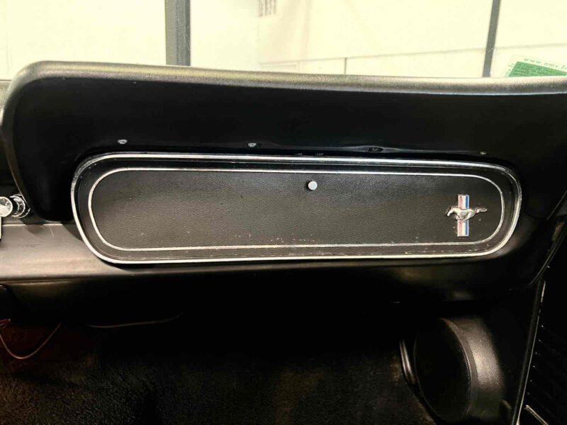 Ford Mustang Cabriolet V8 – 1966 – Boîte 5 rapports Tremec – À restaurer 