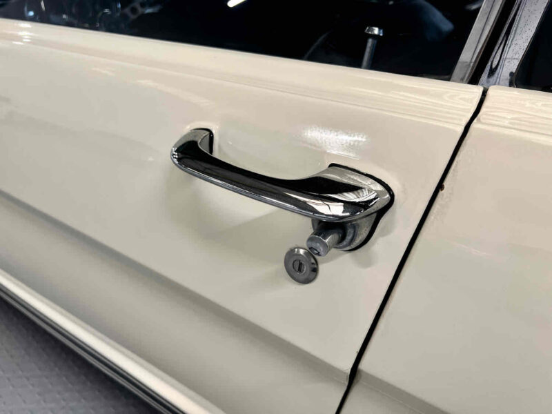 Ford Mustang Cabriolet V8 – 1966 – Boîte 5 rapports Tremec – À restaurer 