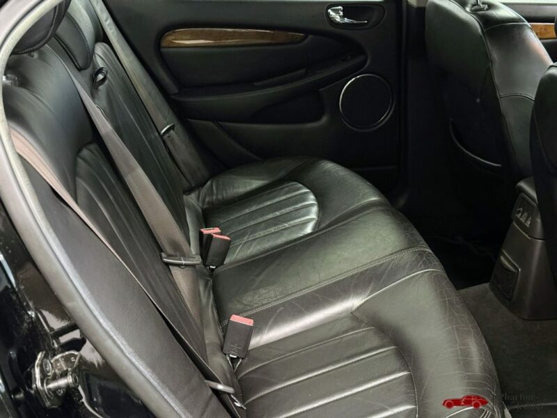 JAGUAR X TYPE V6 3.0L | Révisée entièrement | Élégance et caractère britannique