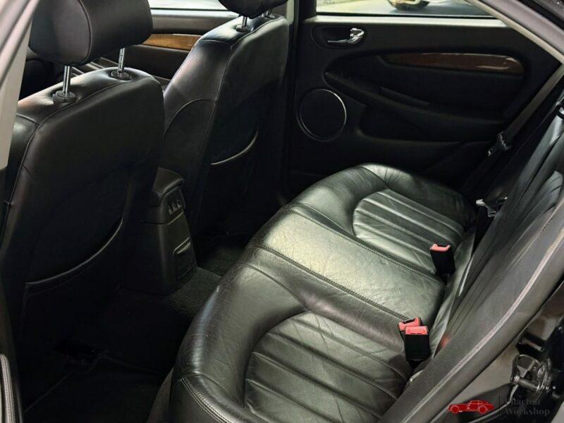 JAGUAR X TYPE V6 3.0L | Révisée entièrement | Élégance et caractère britannique