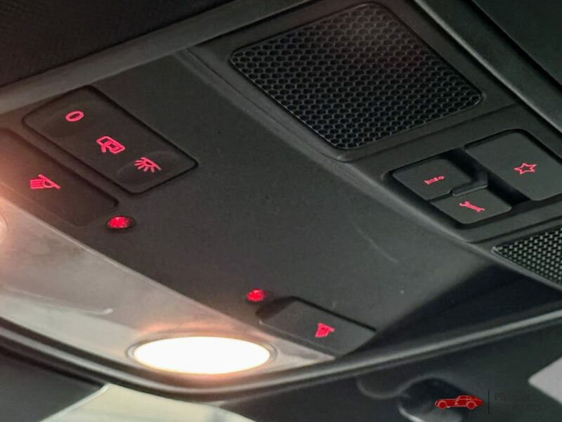 Volkswagen Passat SW 3.6 VR6 – 300CH | DSG | Suspensions pilotées |Régulateur Adaptatif |