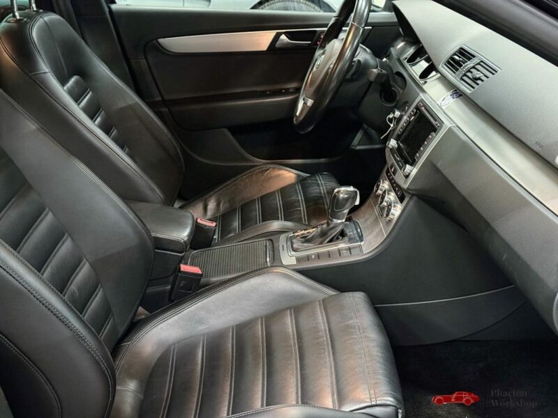 Volkswagen Passat SW 3.6 VR6 – 300CH | DSG | Suspensions pilotées |Régulateur Adaptatif |