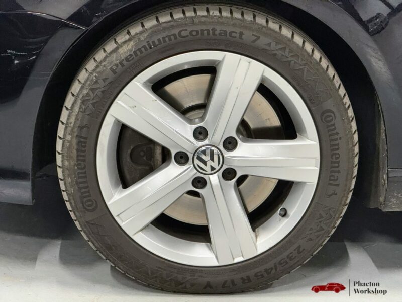 Volkswagen Passat SW 3.6 VR6 – 300CH | DSG | Suspensions pilotées |Régulateur Adaptatif |