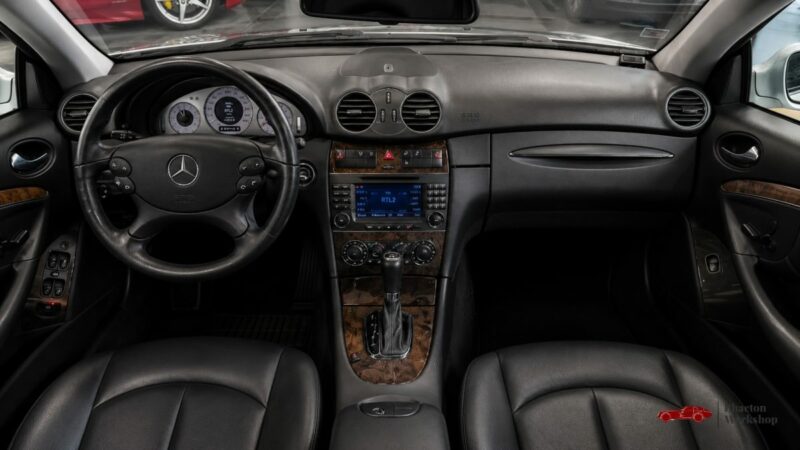 MERCEDES-BENZ CLK 350 AVANTGARDE COUPÉ - TOIT OUVRANT - XENON - SIÈGES ÉLECTRIQUES & CHAUFFANTS