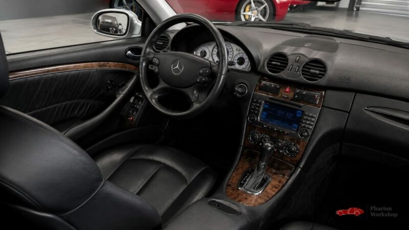 MERCEDES-BENZ CLK 350 AVANTGARDE COUPÉ - TOIT OUVRANT - XENON - SIÈGES ÉLECTRIQUES & CHAUFFANTS