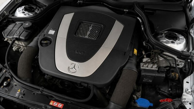 MERCEDES-BENZ CLK 350 AVANTGARDE COUPÉ - TOIT OUVRANT - XENON - SIÈGES ÉLECTRIQUES & CHAUFFANTS