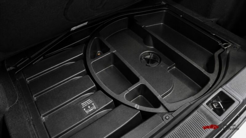 MERCEDES-BENZ CLK 350 AVANTGARDE COUPÉ - TOIT OUVRANT - XENON - SIÈGES ÉLECTRIQUES & CHAUFFANTS