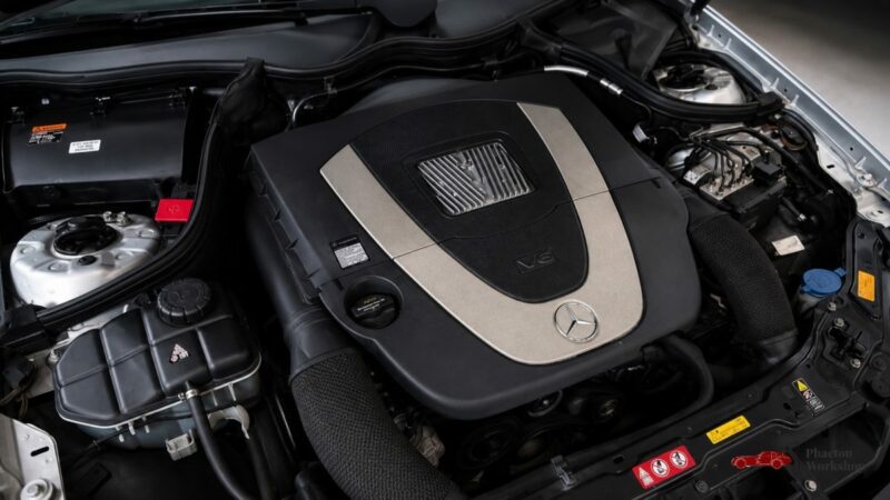 MERCEDES-BENZ CLK 350 AVANTGARDE COUPÉ - TOIT OUVRANT - XENON - SIÈGES ÉLECTRIQUES & CHAUFFANTS