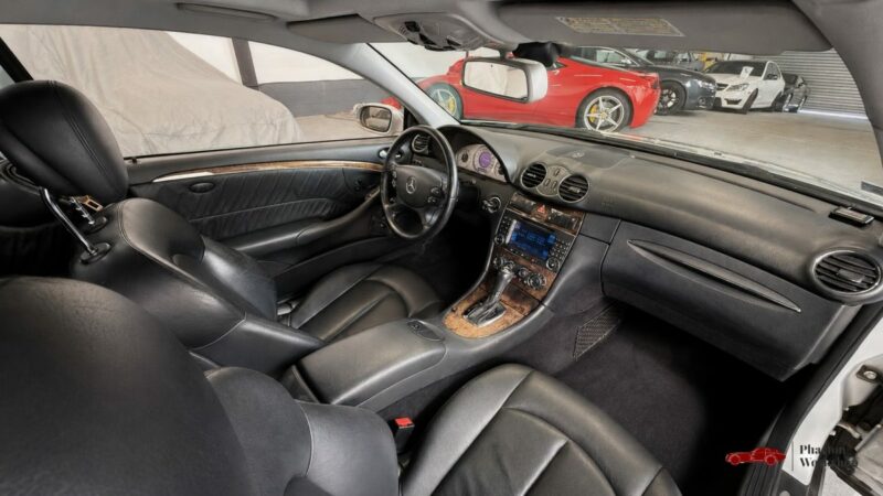 MERCEDES-BENZ CLK 350 AVANTGARDE COUPÉ - TOIT OUVRANT - XENON - SIÈGES ÉLECTRIQUES & CHAUFFANTS