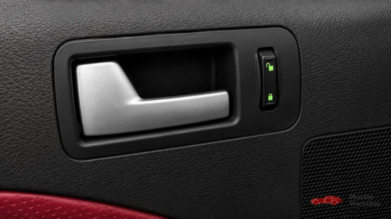 Ford Mustang GT Cabriolet V8 – 80 500 km – Intérieur Rouge – Dynomax – Suivi complet