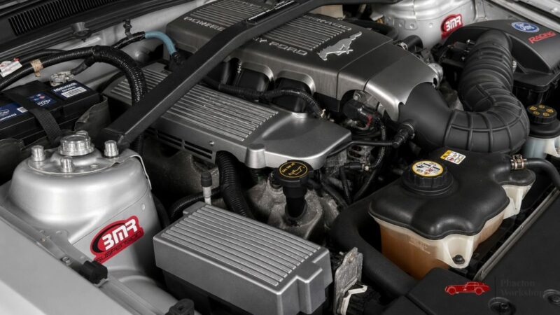 Ford Mustang GT Cabriolet V8 – 80 500 km – Intérieur Rouge – Dynomax – Suivi complet