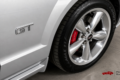Ford Mustang GT Cabriolet V8 – 80 500 km – Intérieur Rouge – Dynomax – Suivi complet