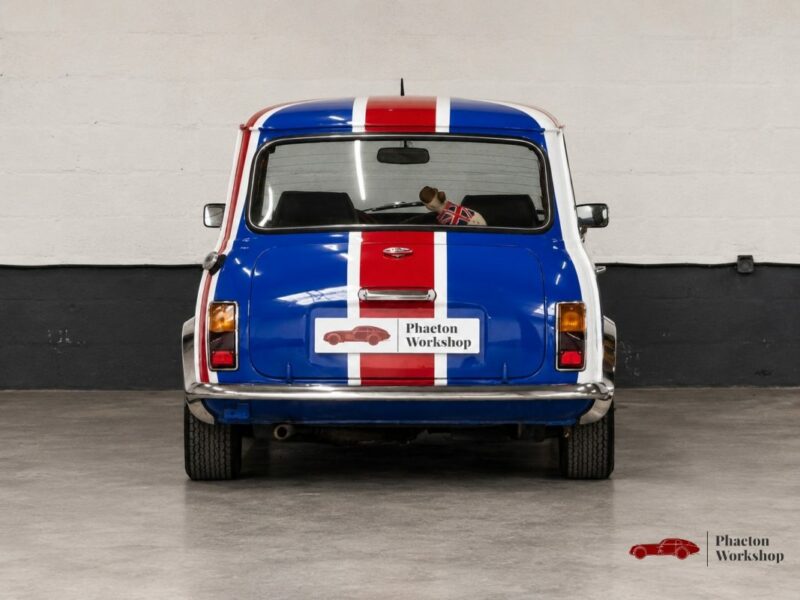 MINI CLASSIC 1984 – PEINTURE UNION JACK – 39 200 KM – ORIGINE FRANCE – TÉLÉPHONE D’ÉPOQUE FONCTIONNE