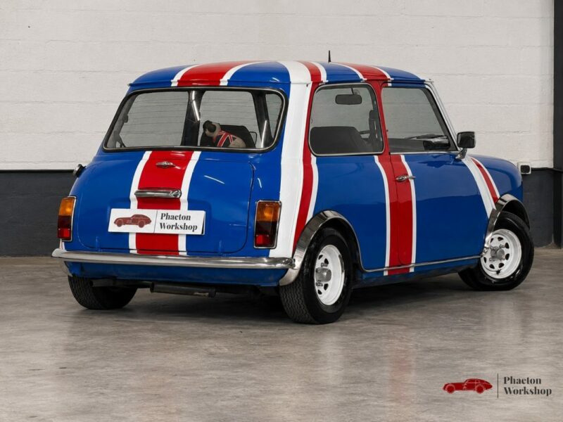 MINI CLASSIC 1984 – PEINTURE UNION JACK – 39 200 KM – ORIGINE FRANCE – TÉLÉPHONE D’ÉPOQUE FONCTIONNE