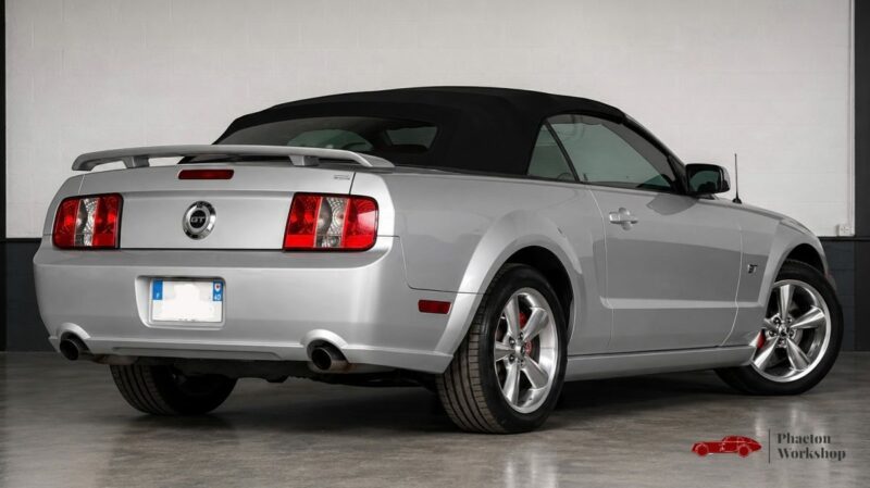Ford Mustang GT Cabriolet V8 – 80 500 km – Intérieur Rouge – Dynomax – Suivi complet
